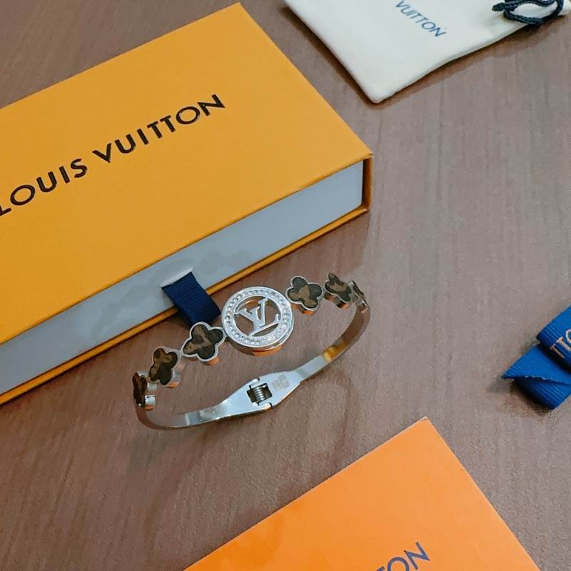 LV Bracelet 11yxx06